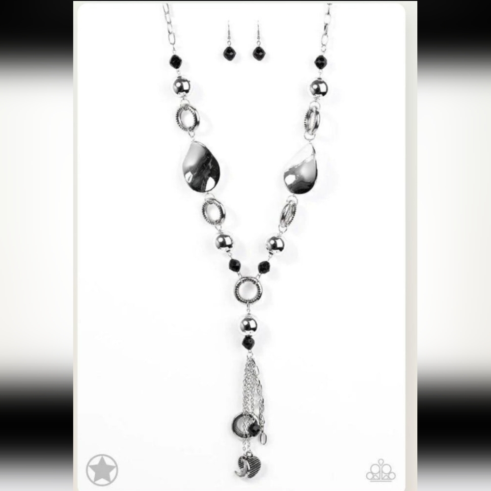 Total Eclipse Of the Heart - Silver Necklace Fashion Jewelry Paparazzi